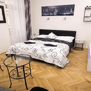  Апартаменты Black & White Apartment Prague By Wenceslas Square And Muzeum