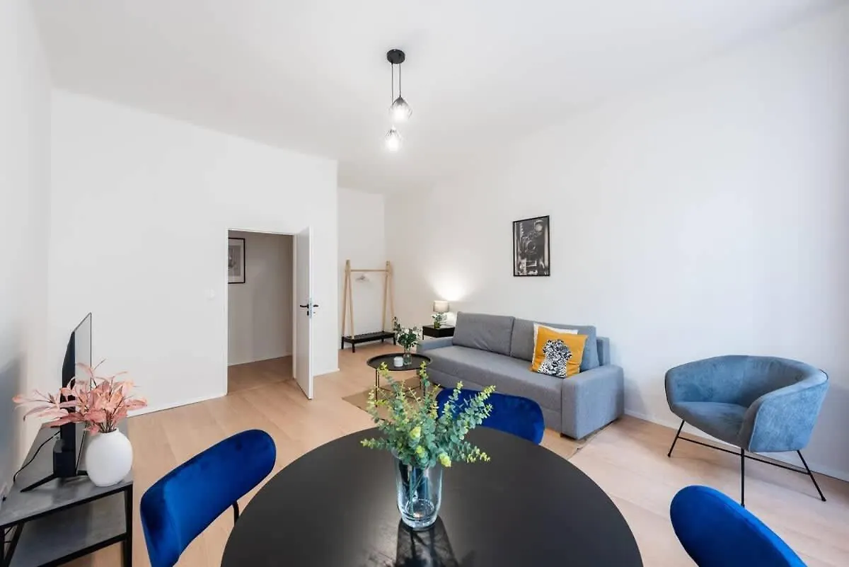 Urban 2Br Haven With Sofa Bed In Central Prague